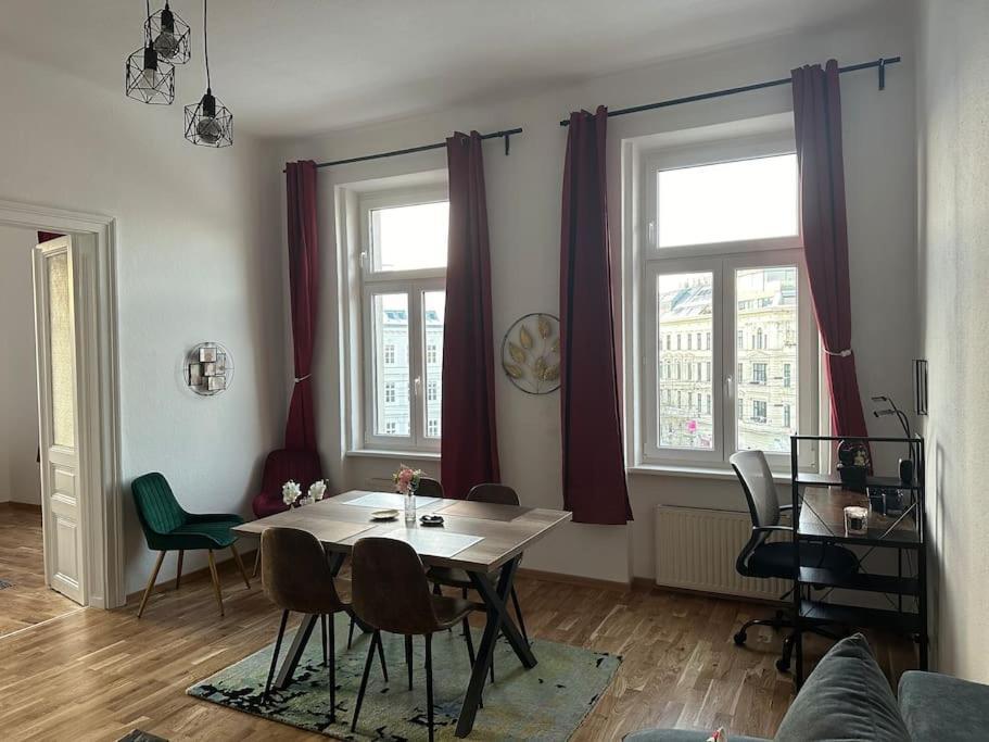 Klimatisierter Wiener Altbauflair Im Zentrum Wiens Экстерьер фото