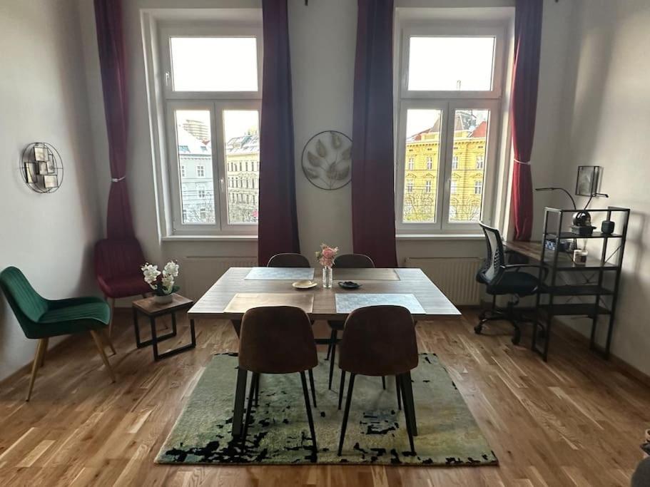 Klimatisierter Wiener Altbauflair Im Zentrum Wiens Экстерьер фото